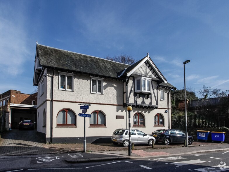 46 Croydon Rd, Reigate, RH2 0NH