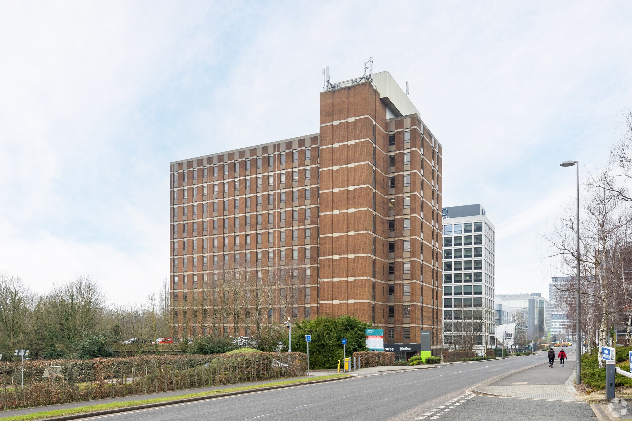 Basing Vw, Basingstoke for lease Primary Photo- Image 1 of 3