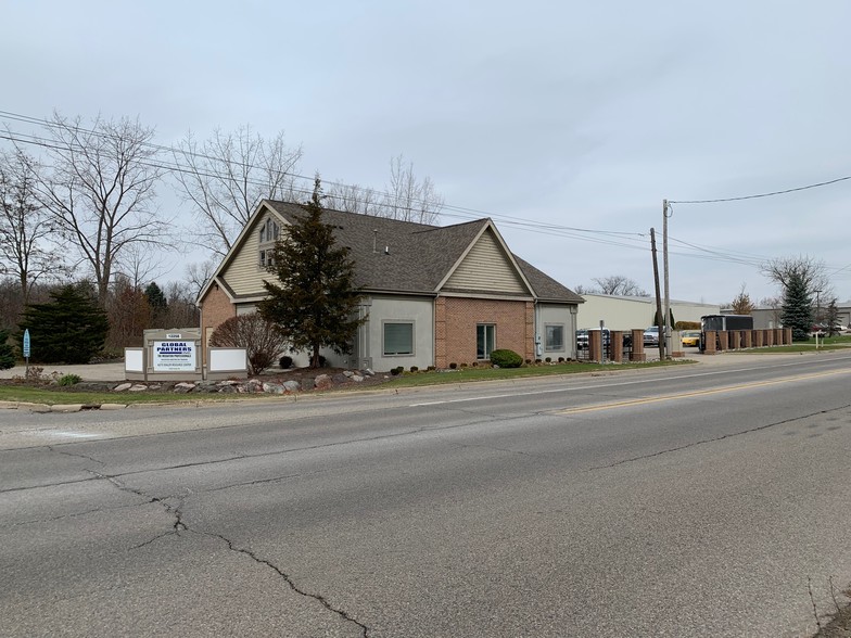12258 N Fenton Rd, Fenton, MI for sale - Building Photo - Image 1 of 1