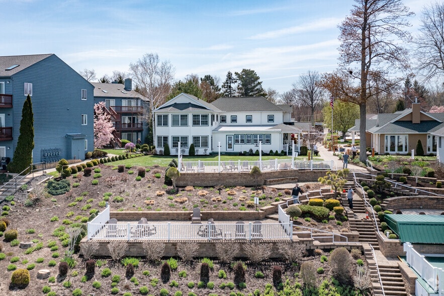 5653 Lake Rd, Geneva, OH for sale - Building Photo - Image 3 of 16