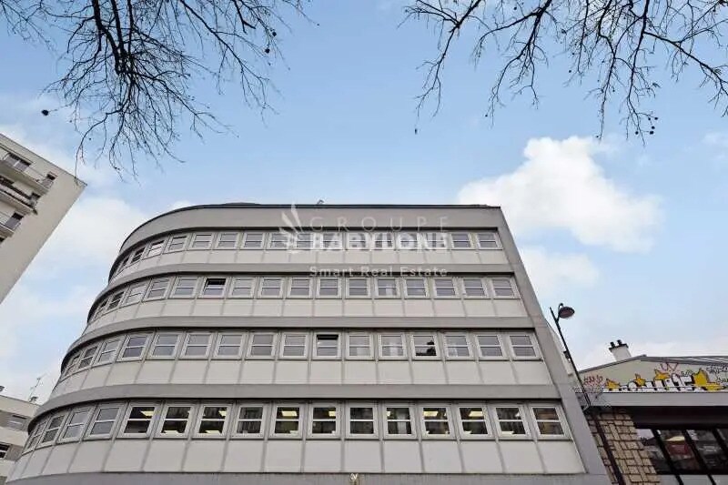 Office in Paris for lease - Building Photo - Image 1 of 8