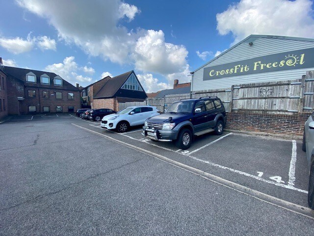 6 London Rd, Newbury for lease - Building Photo - Image 3 of 5