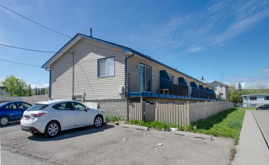 4332 75th St NW, Calgary, AB for sale Building Photo- Image 1 of 1