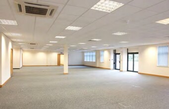 Warwick House, Swindon for lease Interior Photo- Image 2 of 4