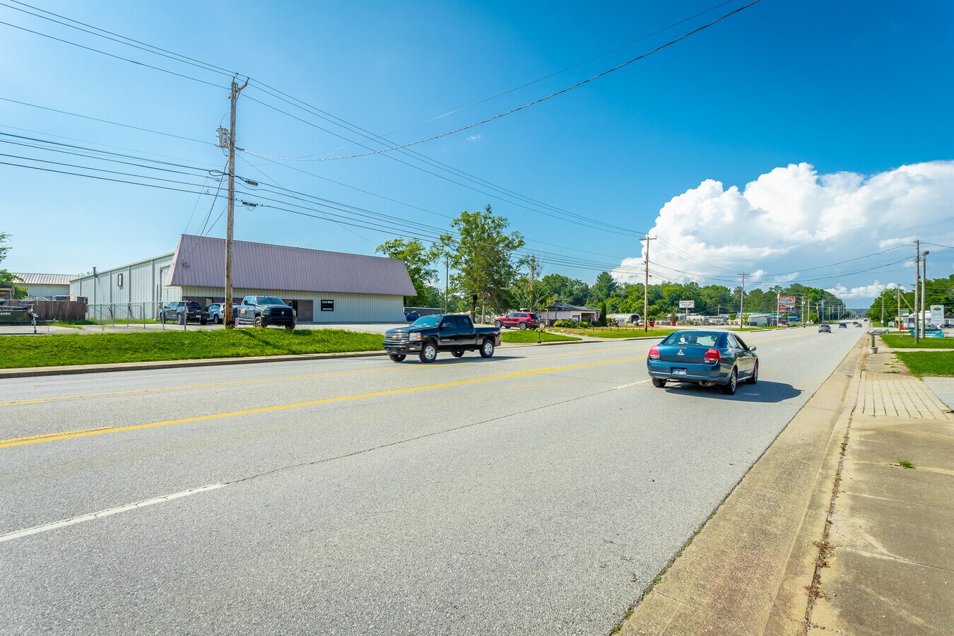 7619 Hixson Pike, Hixson, TN 37343 Industrial Building For Sale on