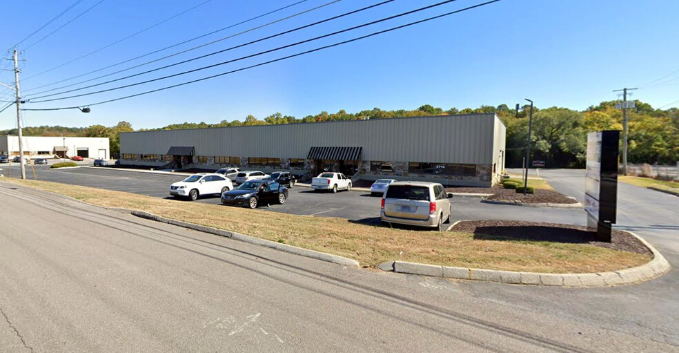 2718 John Deere Dr, Knoxville, TN for lease - Building Photo - Image 1 of 1