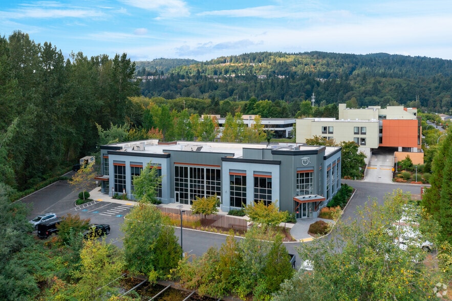 1055 NW Maple St, Issaquah, WA for lease - Building Photo - Image 3 of 11
