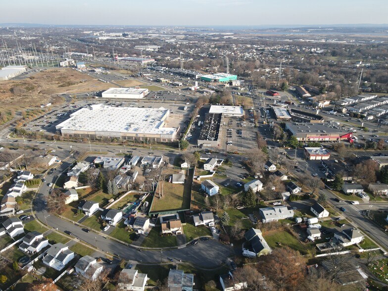 1820 Vineyard Rd, Edison, NJ 08817 for Lease