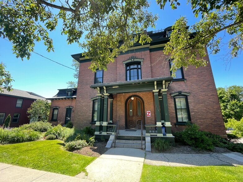 231 S Union St, Burlington, VT 05401