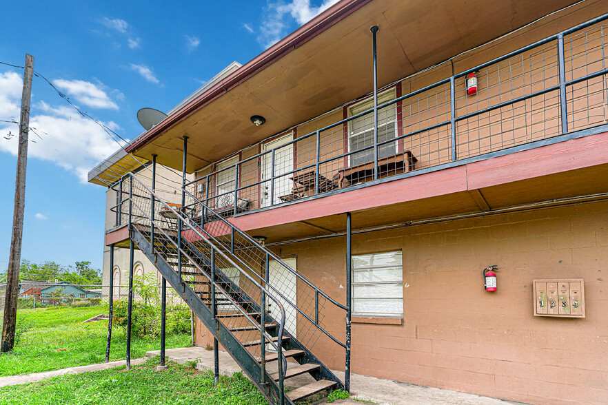 504 Crown St, Houston, TX for sale - Building Photo - Image 3 of 11