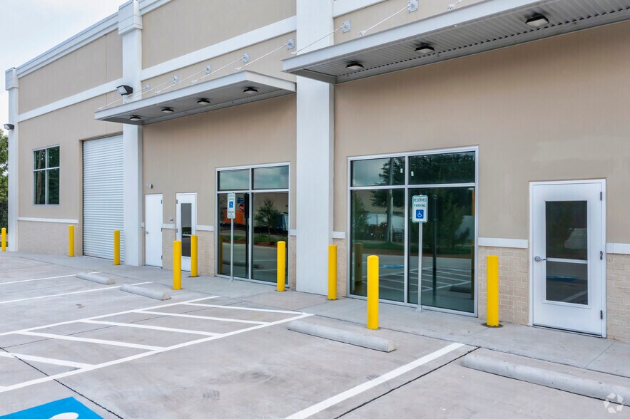 809 W Stephens St, Arlington, TX for lease - Building Photo - Image 3 of 5