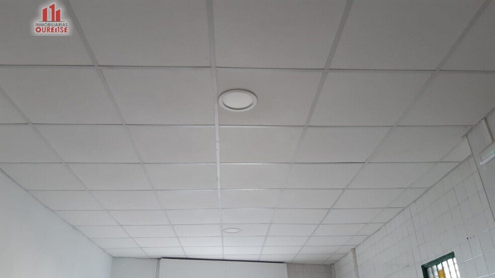 Retail in Ourense for lease - Building Photo - Image 3 of 5