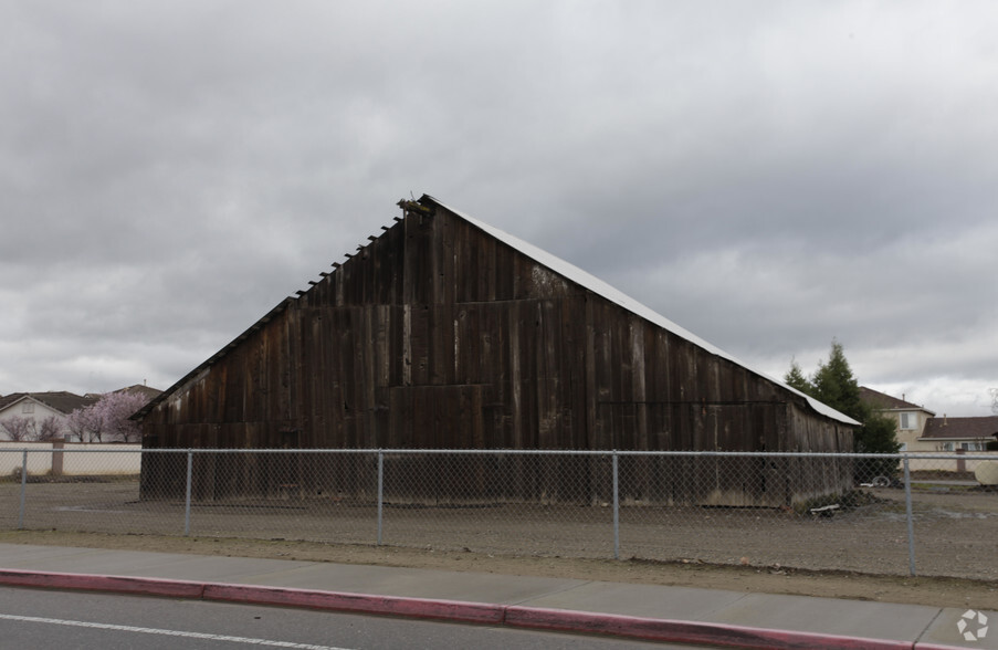 5200 Lone Tree Way, Antioch, CA for sale - Building Photo - Image 1 of 1