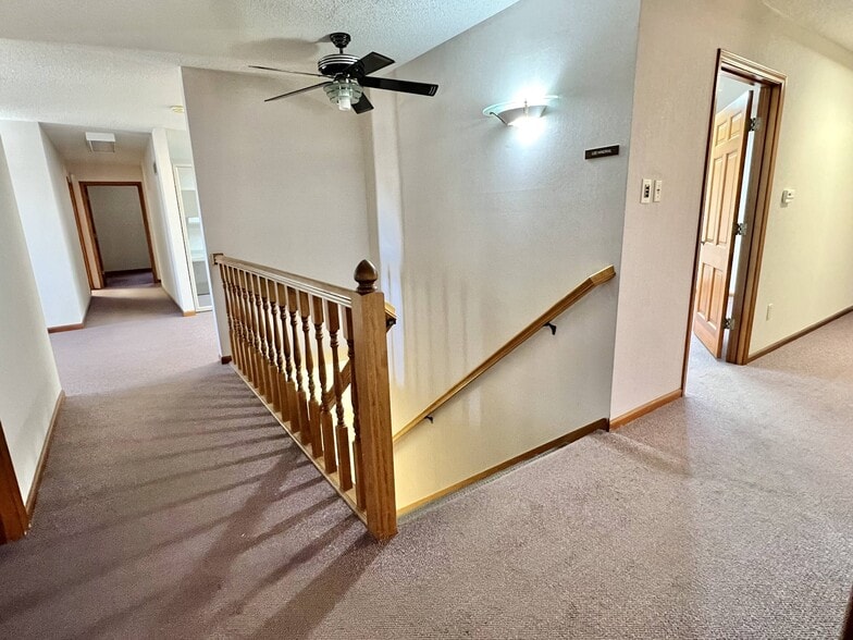 4015 SW 21st St, Topeka, KS for lease - Building Photo - Image 3 of 15