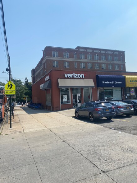 2101-2137 Broadway, Astoria, NY for lease - Building Photo - Image 1 of 3