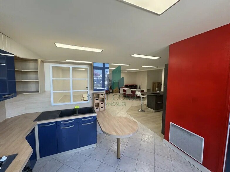 Retail in Conflans-Sainte-Honorine for lease - Building Photo - Image 2 of 17