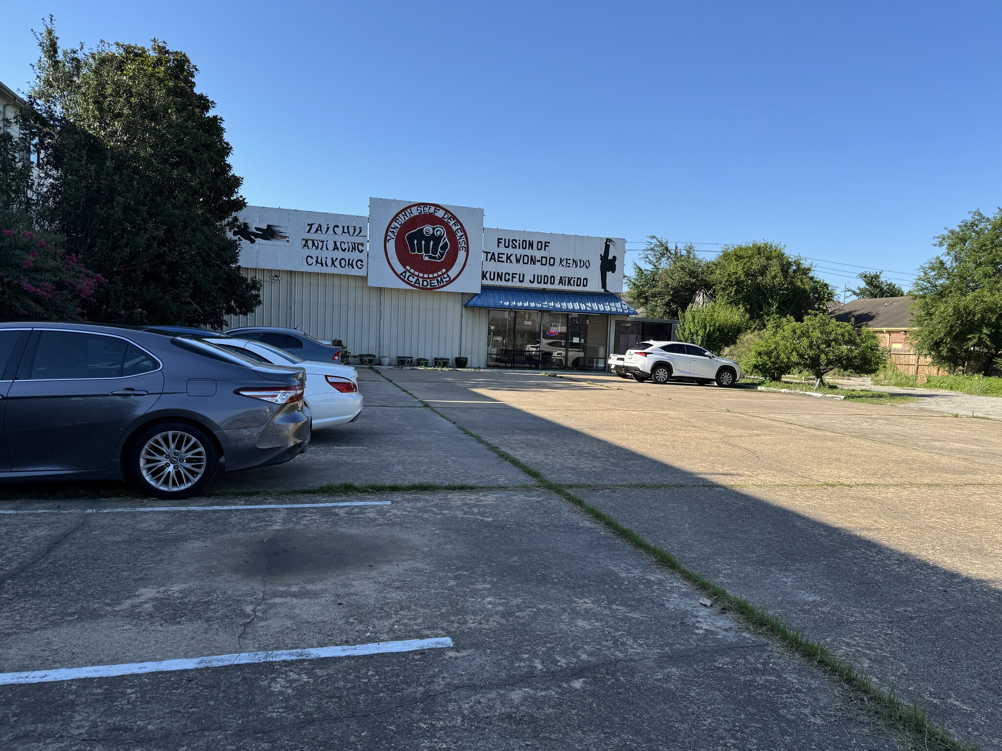 8702 Beverly Hill St, Houston, TX for lease Building Photo- Image 1 of 5