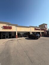 3211 W Northwest Hwy, Dallas, TX for lease Interior Photo- Image 2 of 11