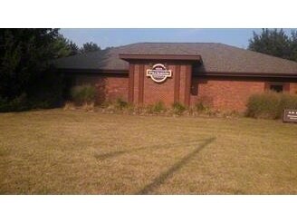 1910 Parkside Dr, Columbus, IN for sale - Primary Photo - Image 1 of 1