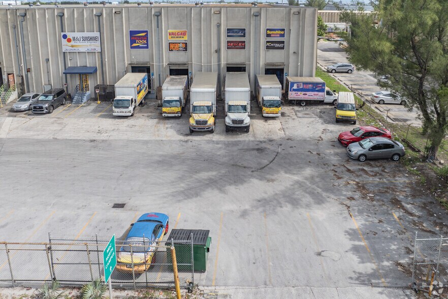 3200 NW 119th St, Miami, FL for lease - Building Photo - Image 2 of 5