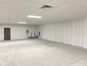 1974 Carolina Place Dr, Fort Mill, SC for lease Interior Photo- Image 2 of 2