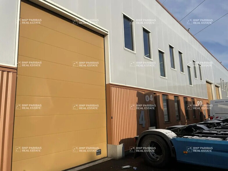 Office in Le Coudray-Montceaux for lease - Building Photo - Image 3 of 14