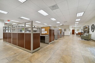 8258 118th Ave N, Largo, FL for sale Interior Photo- Image 1 of 20