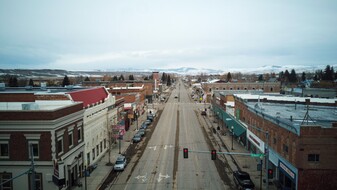 220 Main St, Deer Lodge MT - Motel