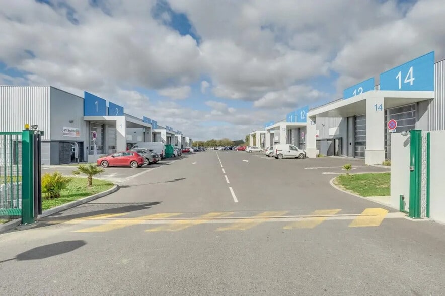 Flex in Escalquens for lease - Building Photo - Image 2 of 14