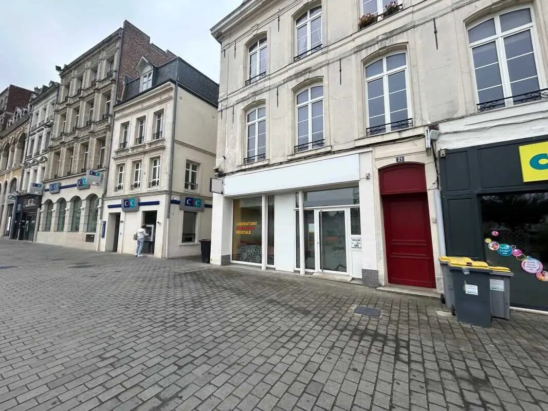 Retail in Saint-Quentin for lease Building Photo- Image 1 of 5