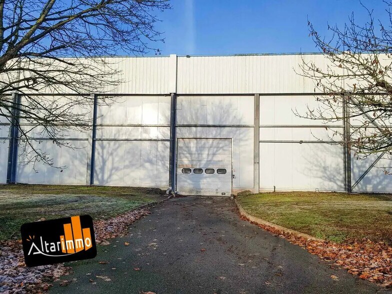 Industrial in Gellainville for lease - Building Photo - Image 1 of 3