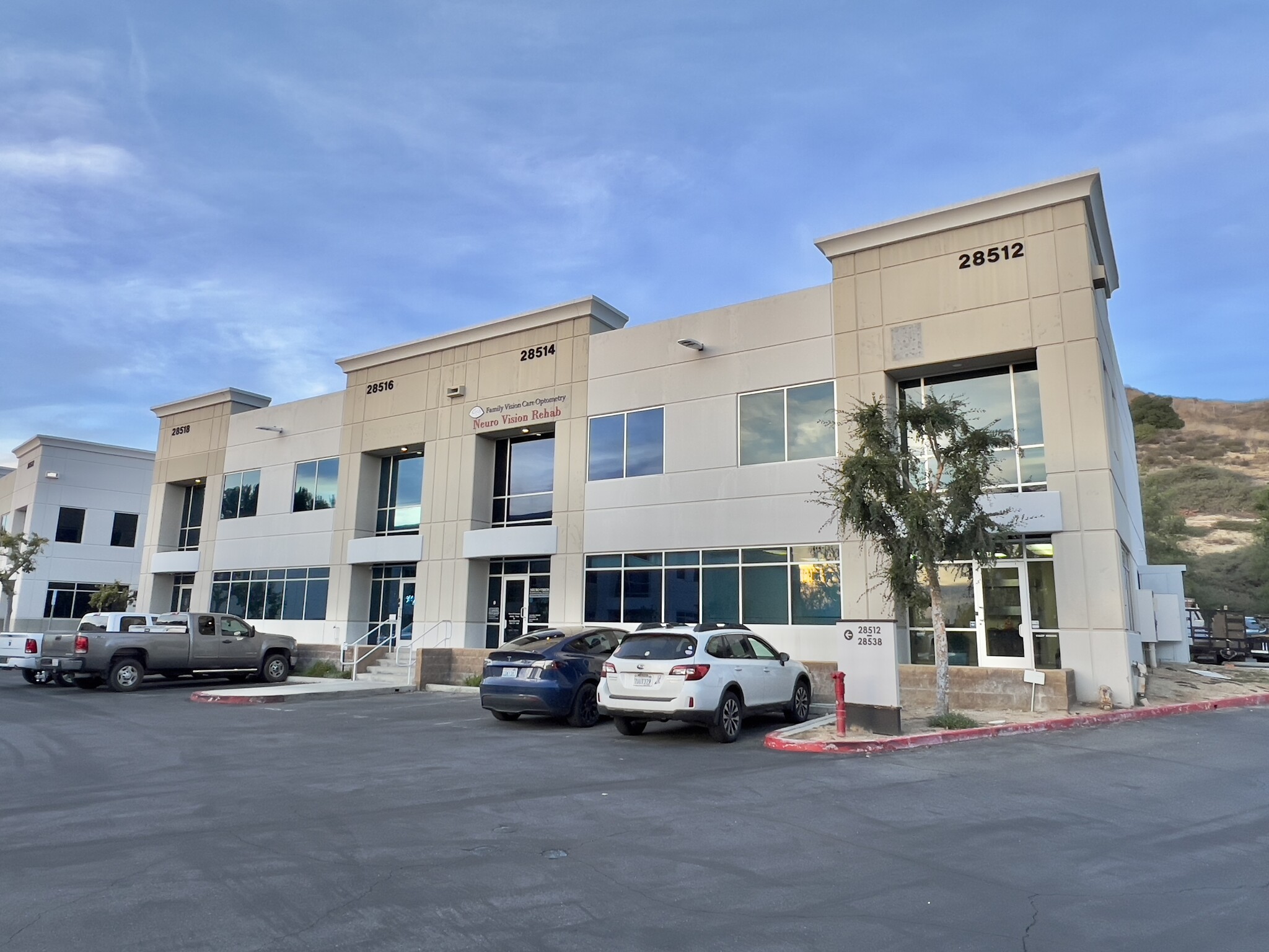 28514 Constellation Rd, Valencia, CA for lease Primary Photo- Image 1 of 19