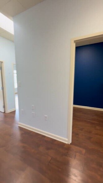 101 E Market St, Smithfield, NC for lease - Commercial Listing Video - Image 2 of 14