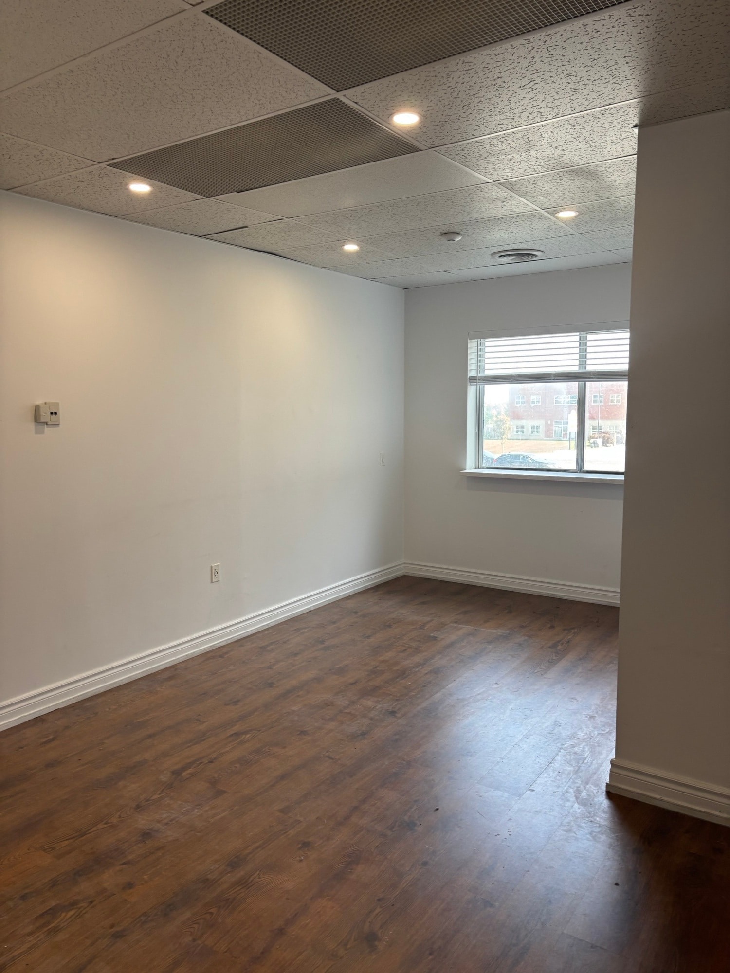 12275 Woodbine Ave, Whitchurch-Stouffville, ON for lease Interior Photo- Image 1 of 3