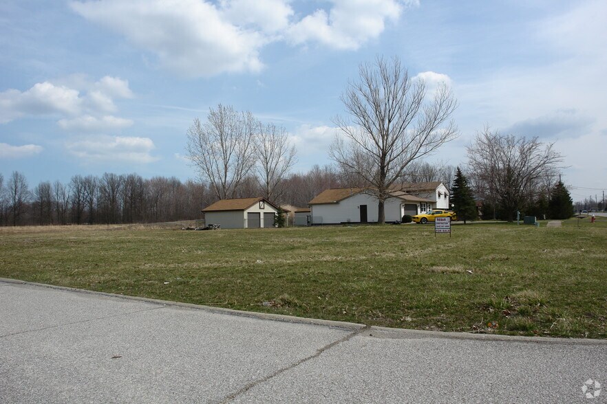 Mills Rd, Avon, OH 44011