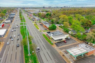 13630 W Eight Mile Rd, Oak Park, MI - Aerial map view