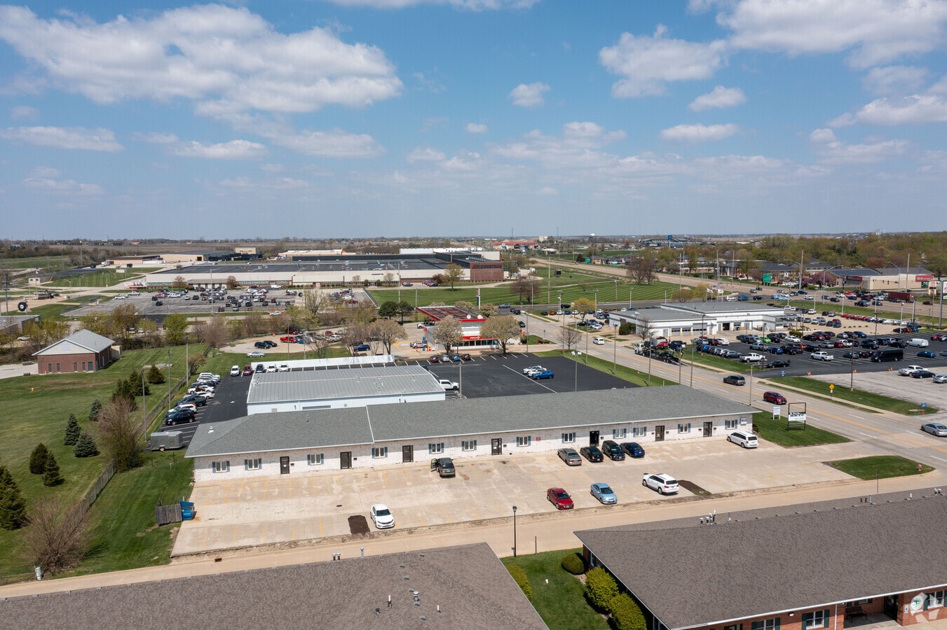 303 Landmark Dr, Normal, IL 61761