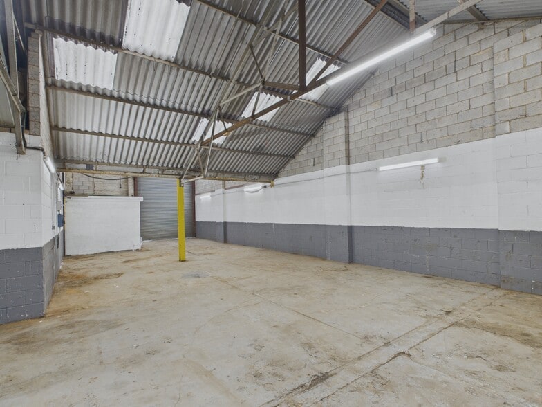 River Ln, Chester for lease - Interior Photo - Image 3 of 6