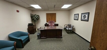 580 S High St, Columbus, OH for lease Interior Photo- Image 2 of 15