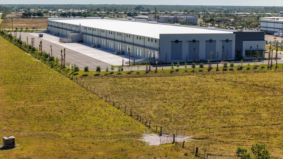 9225 Piper Rd, Punta Gorda, FL for lease - Building Photo - Image 3 of 4