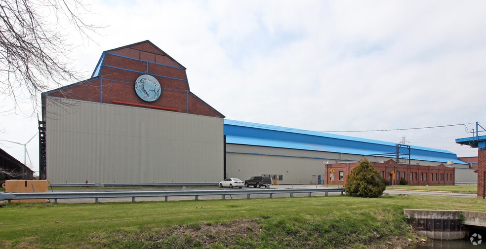 3100 Lakeshore Rd, Blasdell, NY for sale - Primary Photo - Image 1 of 1