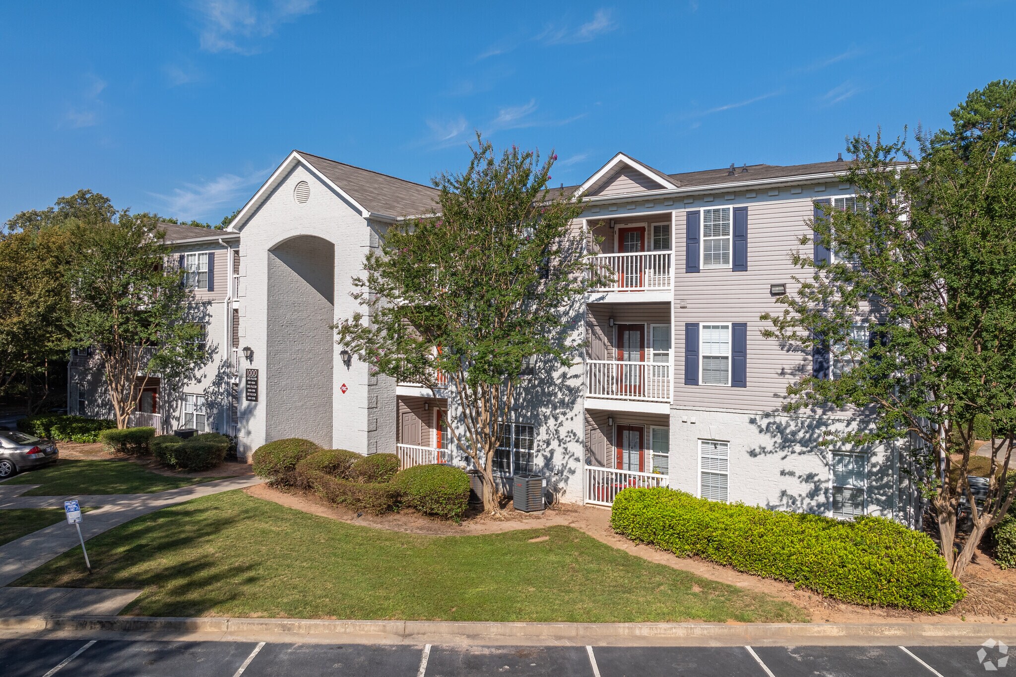 40 Amanda Dr, Lithonia, GA for sale Primary Photo- Image 1 of 1