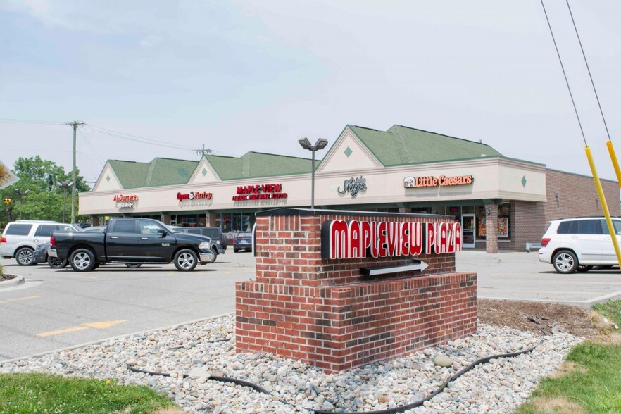 6076-6096 W Maple Rd, West Bloomfield, MI for sale - Primary Photo - Image 1 of 1