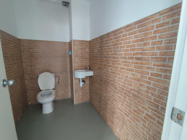 Retail in Córdoba, Córdoba for lease - Building Photo - Image 3 of 10