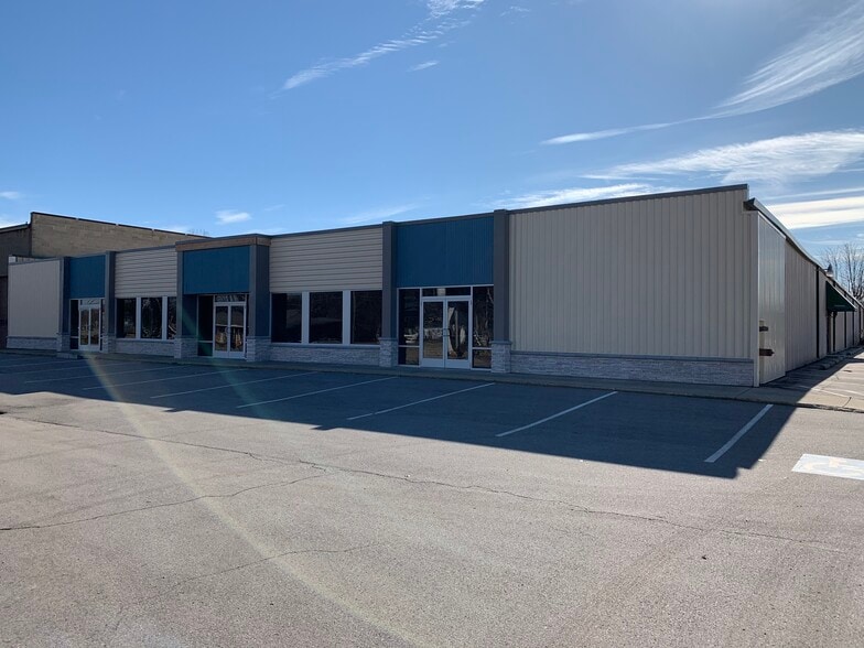 1160 E Napier Ave, Benton Harbor, MI for lease - Building Photo - Image 1 of 17