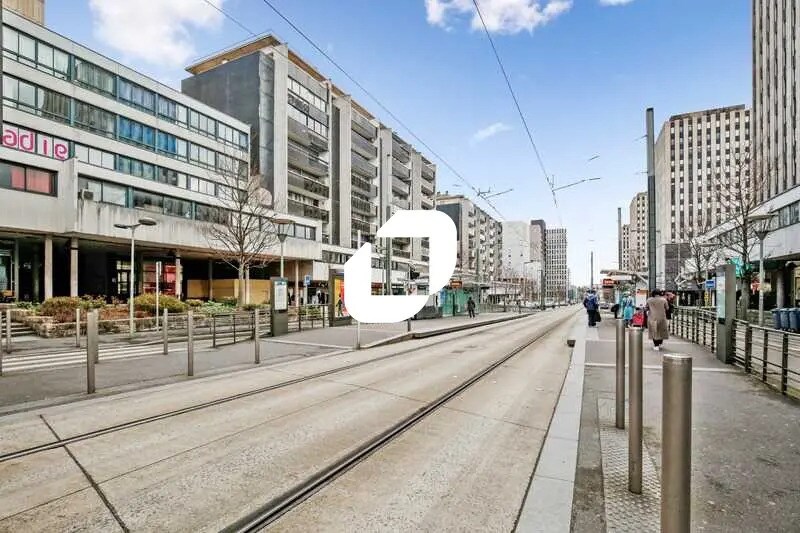 Office in Sarcelles for lease Building Photo- Image 1 of 15