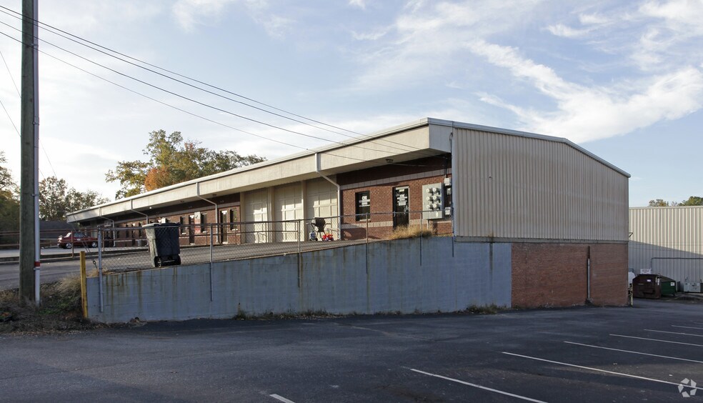 2505-2521 Whitehall Ave, Anderson, SC for lease - Primary Photo - Image 2 of 7