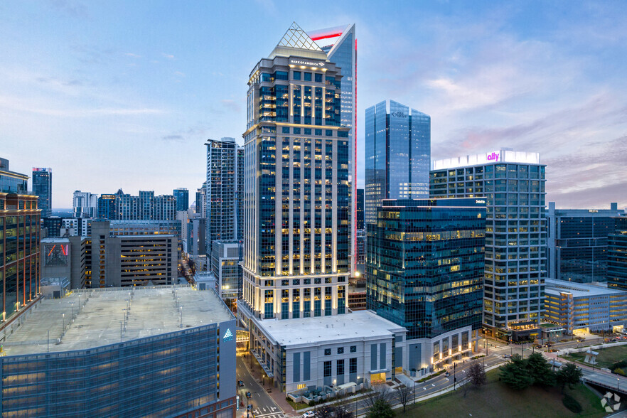 600 S Tryon St, Charlotte, NC for lease - Primary Photo - Image 1 of 4