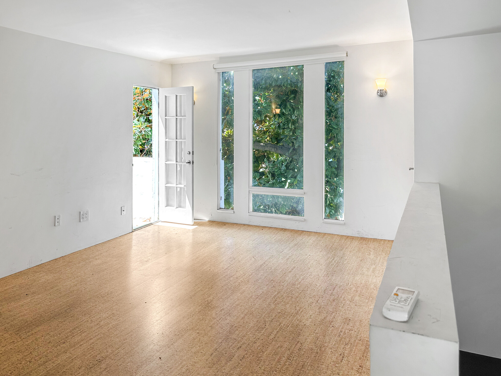 1622 N Gower St, Los Angeles, CA for lease Interior Photo- Image 1 of 1