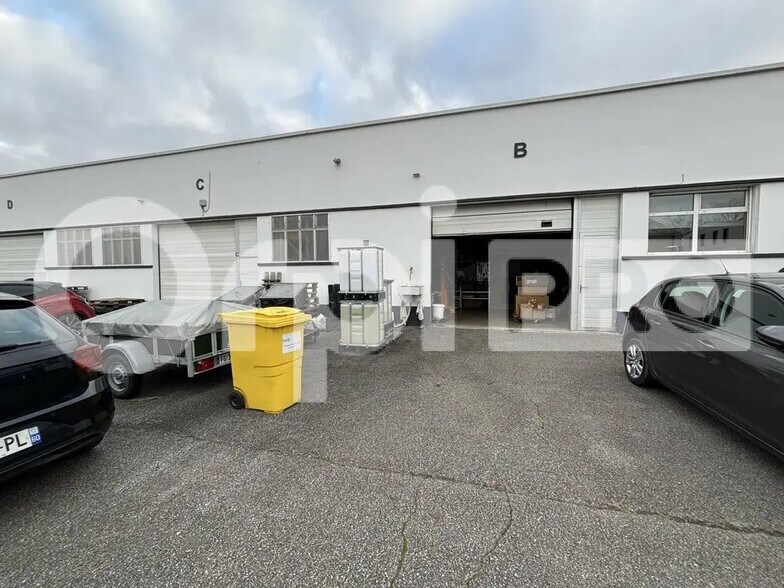Flex in Compiègne for lease - Building Photo - Image 1 of 5
